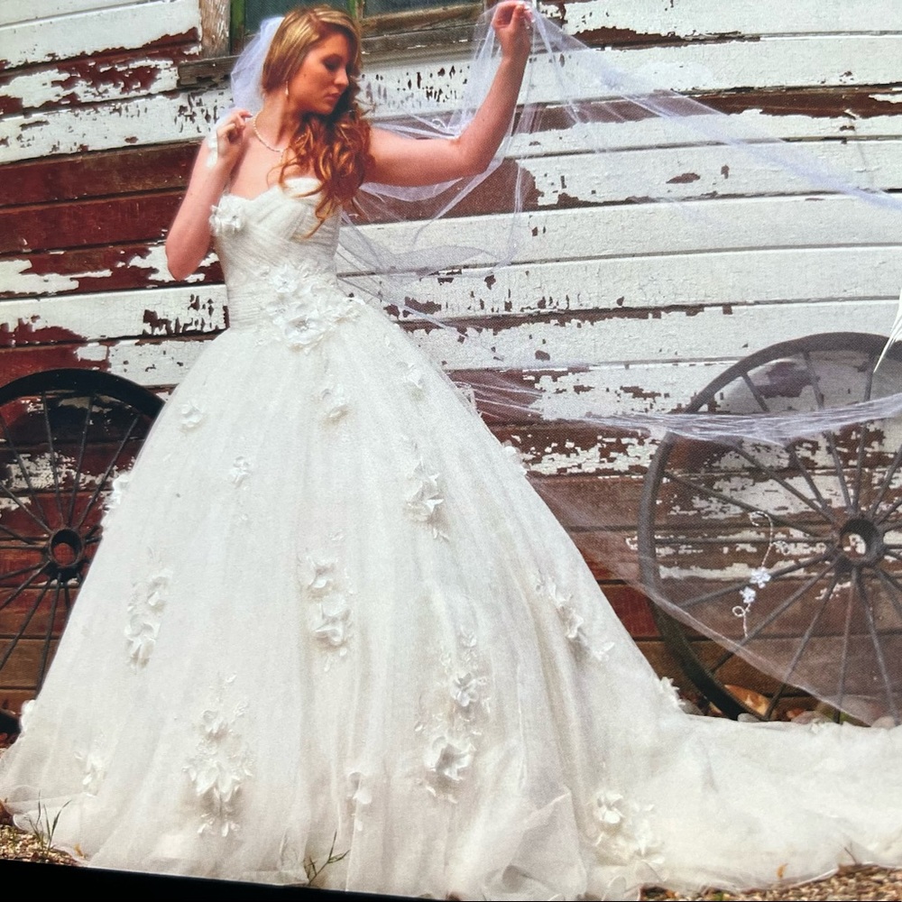 Maggie Sottero Lizette Royal Wedding Dress huge ballgown